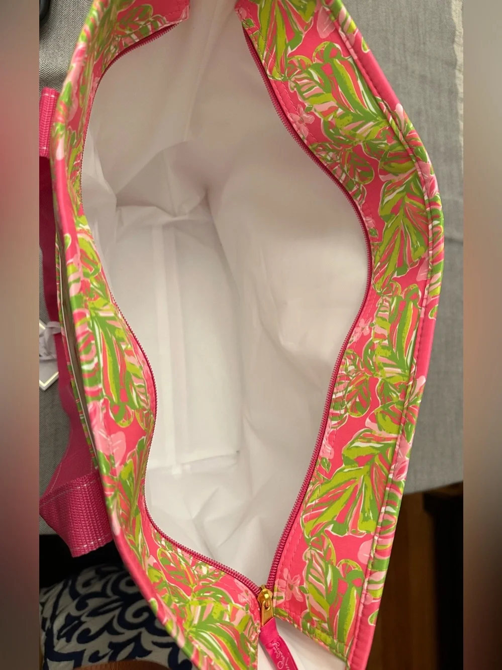 BNWT-Lg Lilly Pulitzer Pink Tropical insulated cooler Tote Bag w/zipper &pocket
